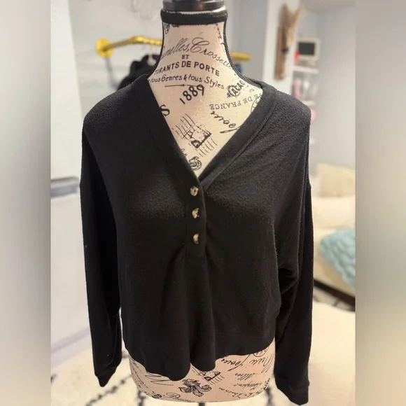 Alo Yoga Alolux Soho Cropped Henley – Black – Size Small - Picture 2 of 7